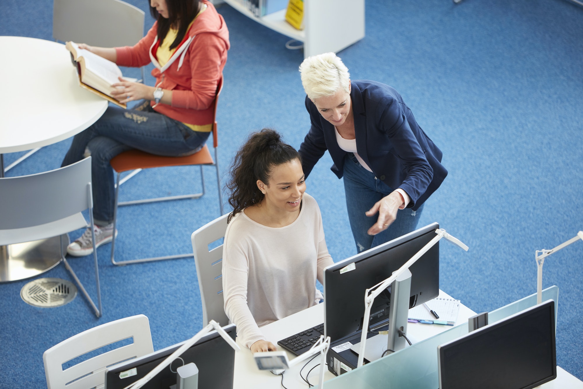 university-students-working-in-library.jpg university-students-working-in-library.jpg